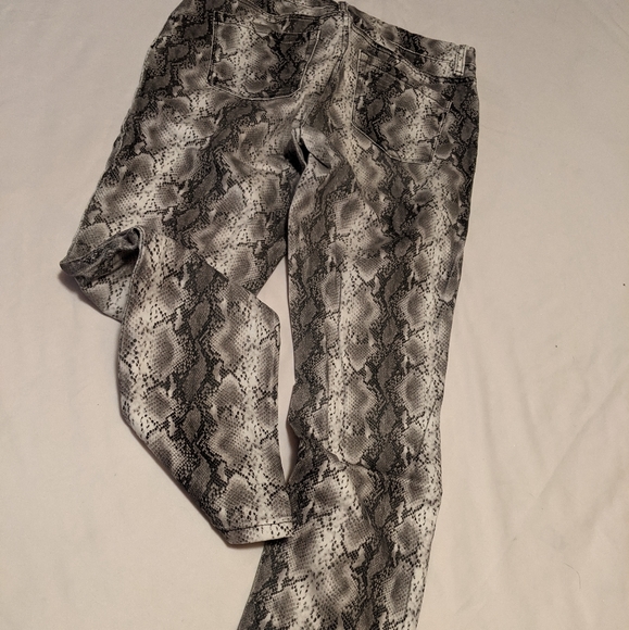 Cache πHPπJeans - Picture 1 of 9